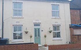 Rugby Town Centre House Close To Train Station, Rugby School And Benn Hall